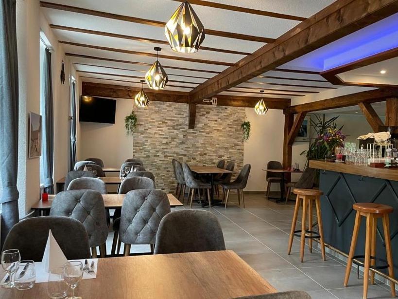 Hotel Restaurant Du Moulin Fleurier Exterior photo
